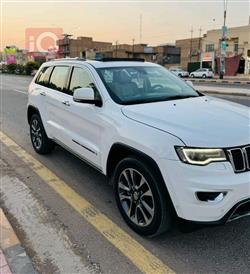 جیپ گراند شیرۆکی